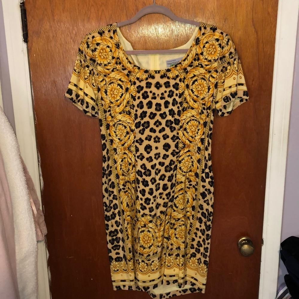 Vintage fitted baroque print dress